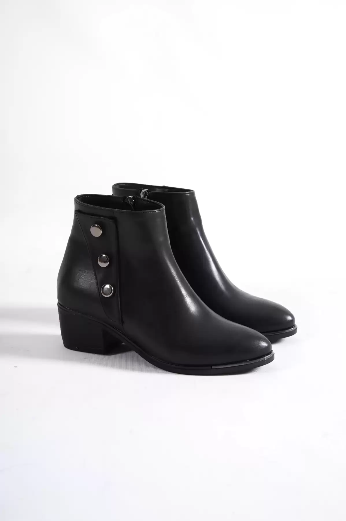 Black Skin Woman Trocho Boots