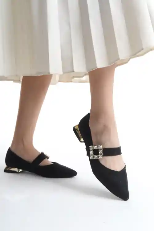 Siyah Kadın Taş Toka Detaylı Kalın Topuklu Şık Klasik Topuklu Ayakkabı