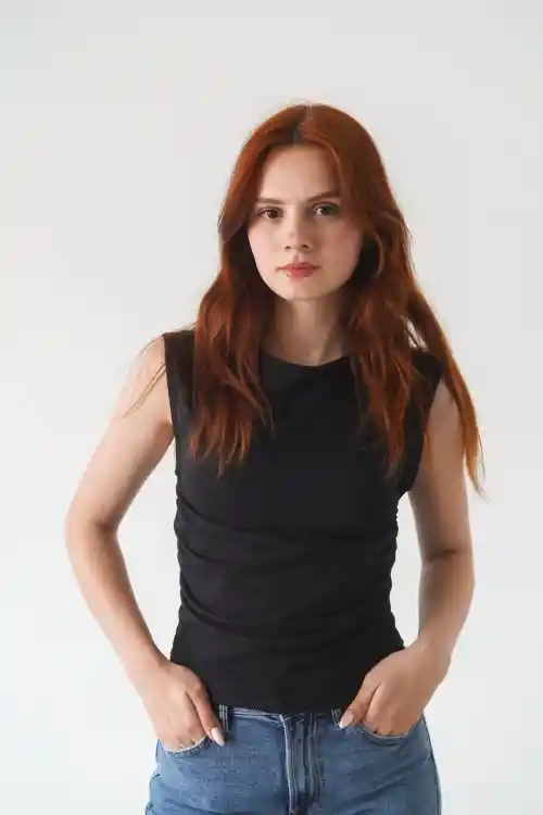 Siyah Kadın Sıfır Kollu T-shirt