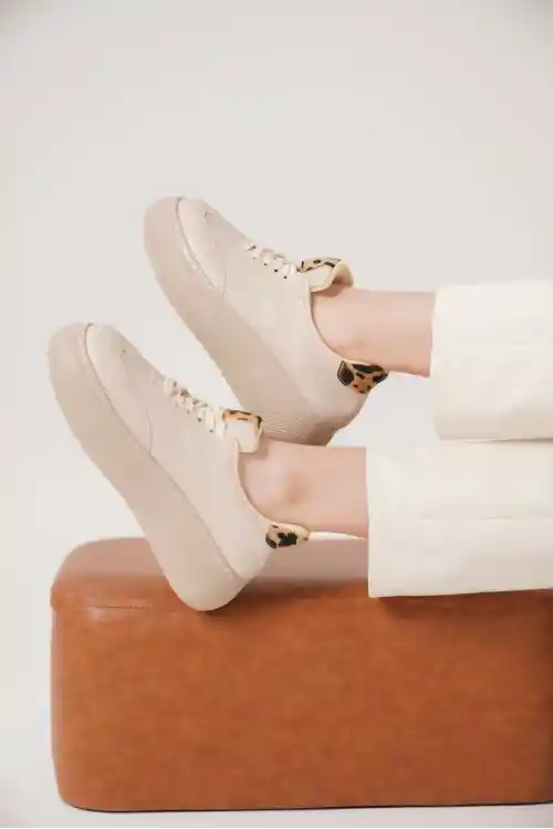 Bej Cilt Kadın Leopar Desenli Kalın Tabanlı Sneaker