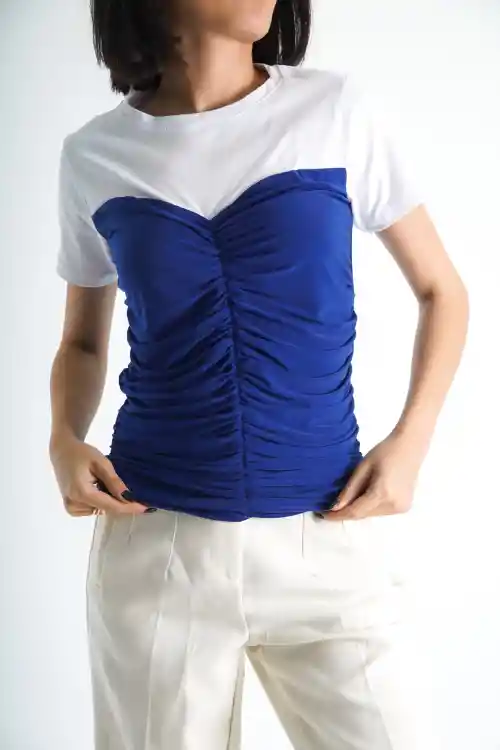 Beyaz-Mavi Kadın Bisiklet Yaka Önü Drapeli Tshirt