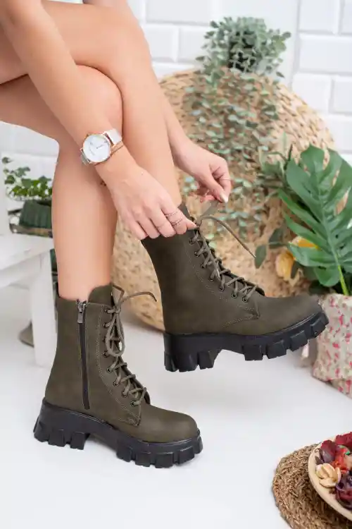 Haki Zümrüt Kadın Bot