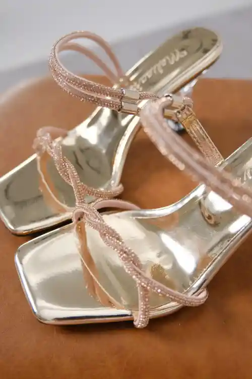 Altın Kadın Taşlı Sarmal Bantlı Şık Klasik Topuklu Ayakkabı