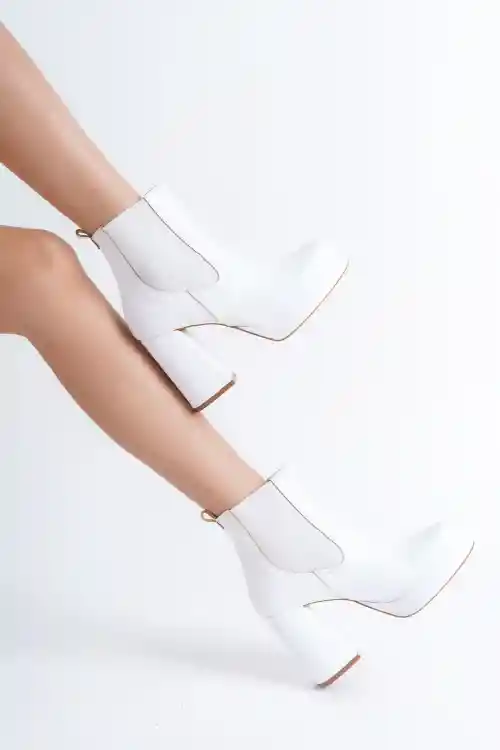 Beyaz Cilt Kadın Lastikli Platform Bot