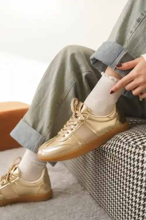 Altın Süet Kadın Bağcıklı Kaymaz Tabanlı Sneaker