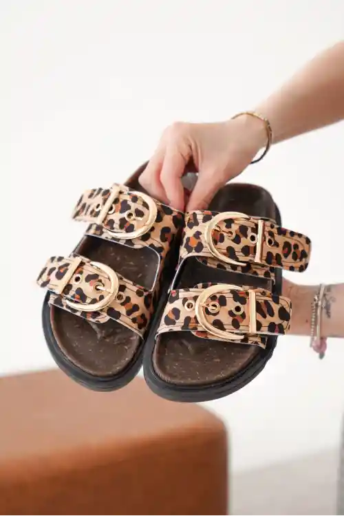 Leopar Kadın Çift Tokalı Kaymaz Taban Rahat Terlik