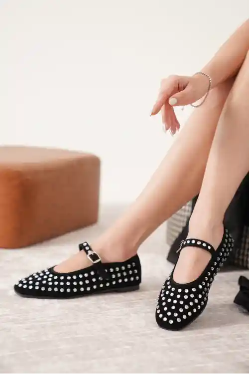 Beyaz Taşlı Siyah Süet Kadın Klasik Düz Taban Günlük Şık Babet