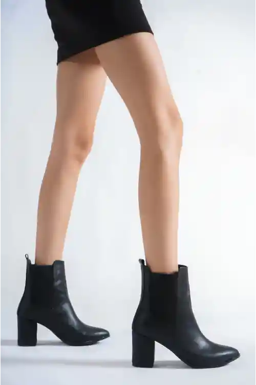 Siyah Cilt Kadın Lastikli Bot