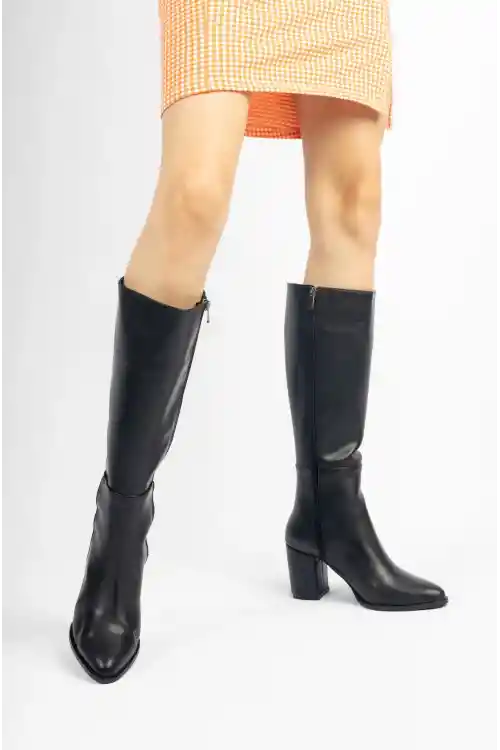 Black Skin Woman Boots
