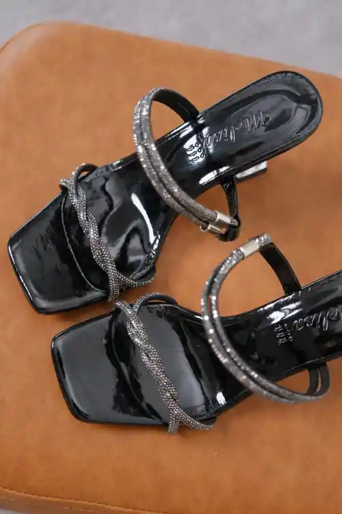 Siyah Kadın Taşlı Sarmal Bantlı Şık Klasik Topuklu Ayakkabı