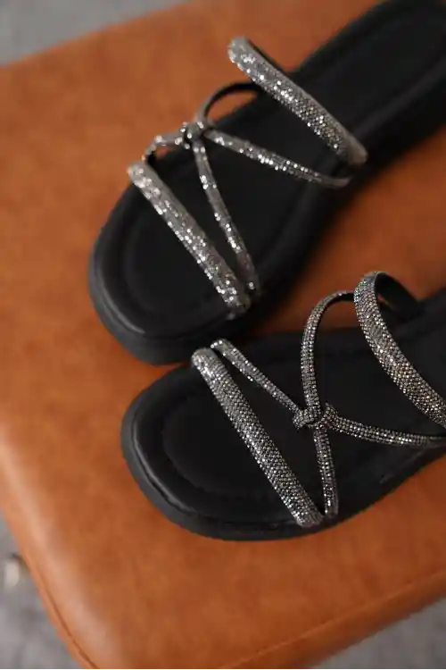 Siyah Kadın Düğüm Taşlı Kalın Tabanlı Günlük Şık Terlik