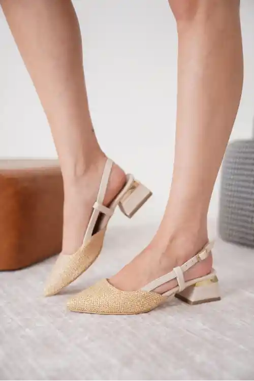 Bej Kadın Hasır Kumaş Kalın Topuklu Klasik Ayakkabı