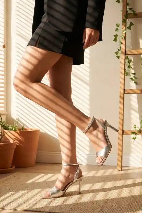 Gümüş Kadın İnce Topuklu Abiye Ayakkabı