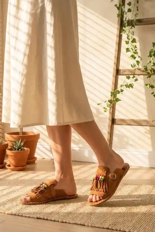 Taba Süet Kadın Boncuklu Püsküllü Terlik