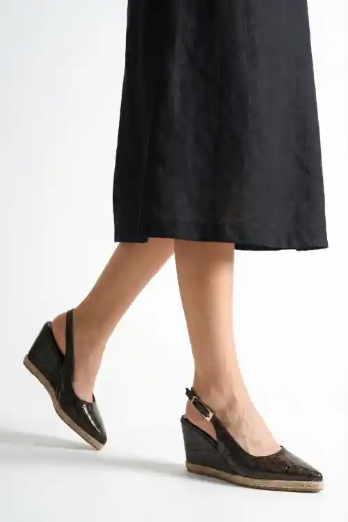 Kahve Kroko Kadın Sivri Burun Dolgu Topuklu Sandalet