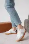 Beyaz-Gri-Leopar Süet Kadın Bağcıklı Kaymaz Tabanlı Sneaker