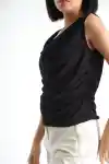 Siyah Kadın Kolsuz Drapeli Bluz