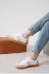 Beyaz-Gri Süet Kadın Bağcıklı Kaymaz Tabanlı Sneaker