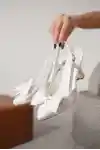 Beyaz Cilt Kadın Fiyonklu İnce Topuklu Klasik Ayakkabı