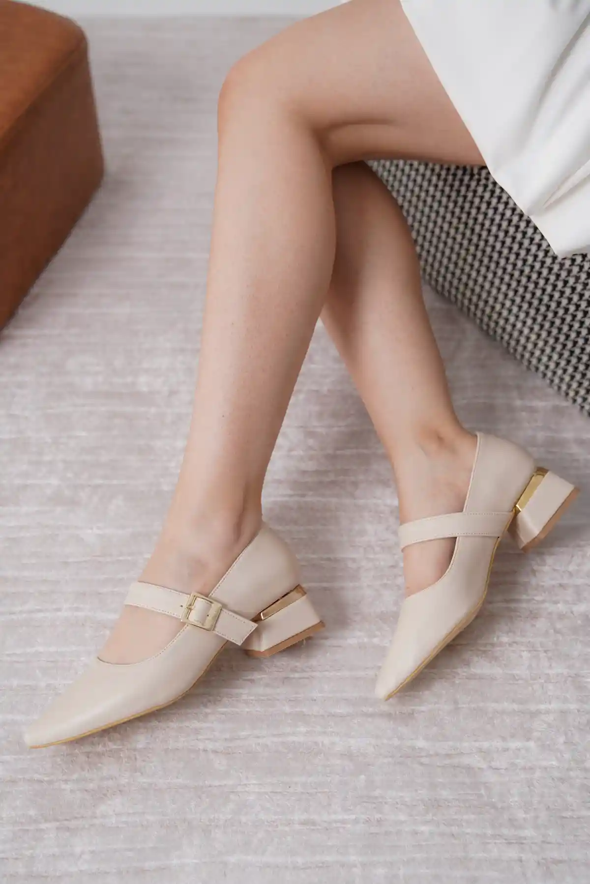 Ten Cilt Kadın Taş Toka Detaylı Kalın Topuklu Şık Klasik Topuklu Ayakkabı