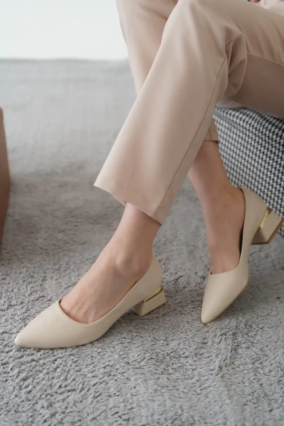 Ten Cilt Kadın Düz Klasik Kalın Topuklu Ayakkabı