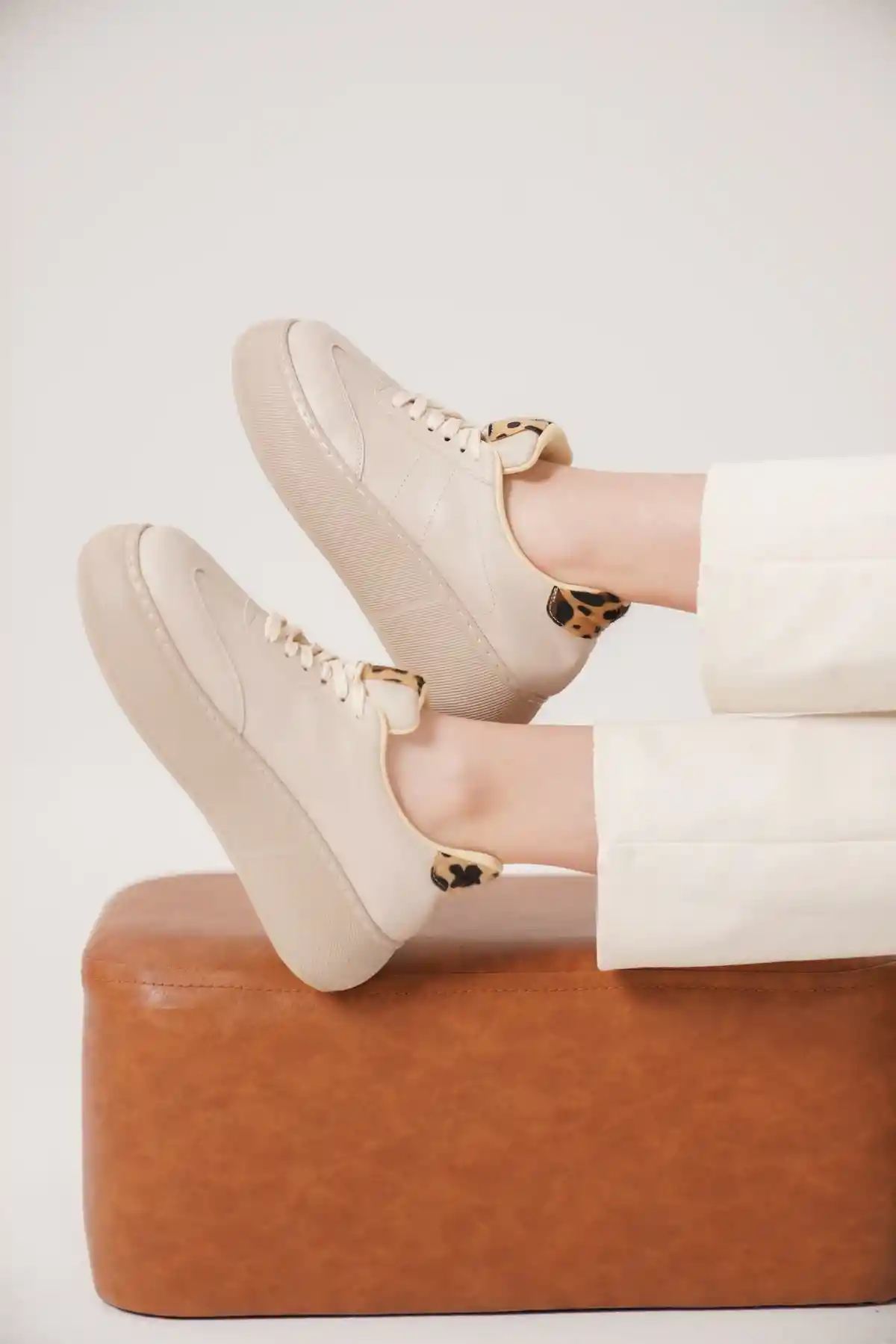 Bej Cilt Kadın Leopar Desenli Kalın Tabanlı Sneaker