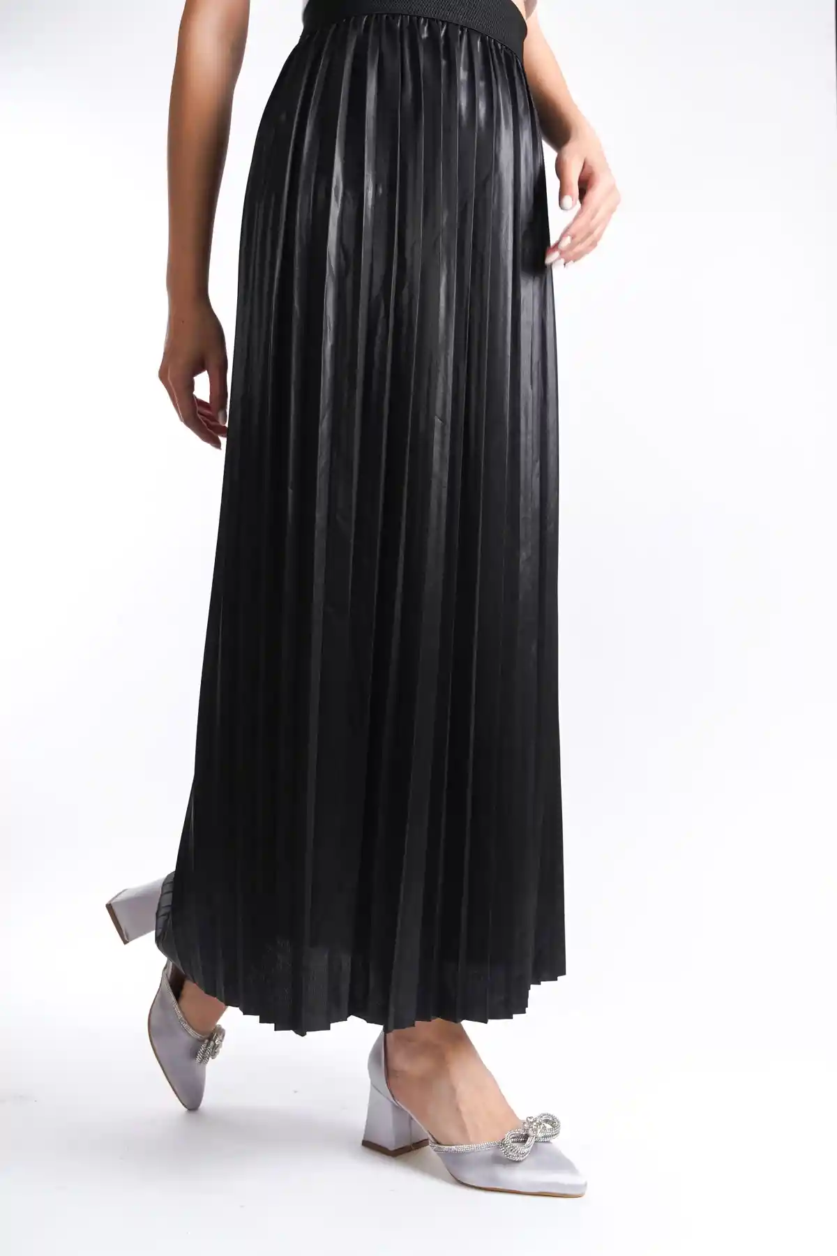 Siyah Kadın Belden Lastikli Pileli Etek