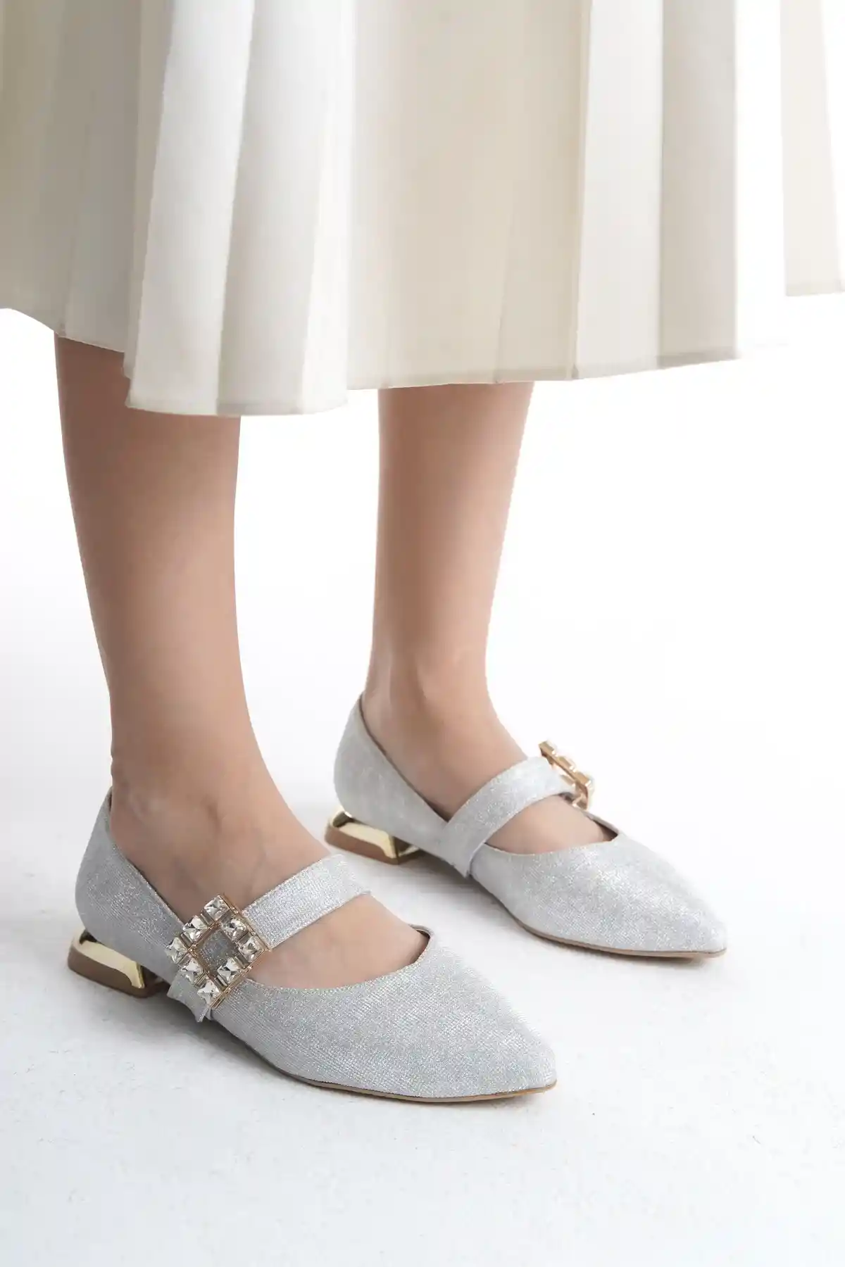Gümüş Kadın Taş Toka Detaylı Kalın Topuklu Şık Klasik Topuklu Ayakkabı