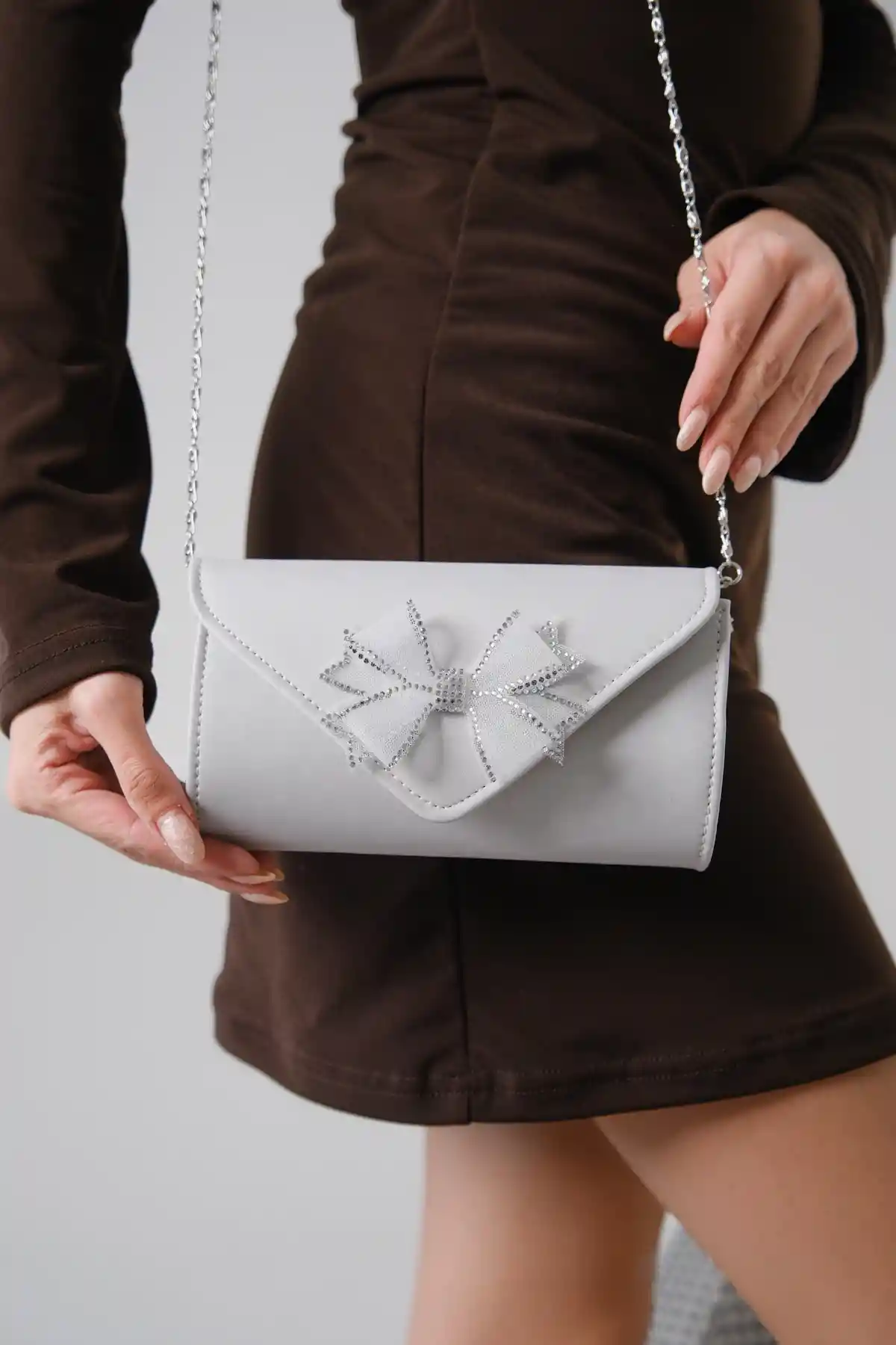 Gümüş Tül Fiyonklu Kadın Taşlı Abiye Portföy Çanta