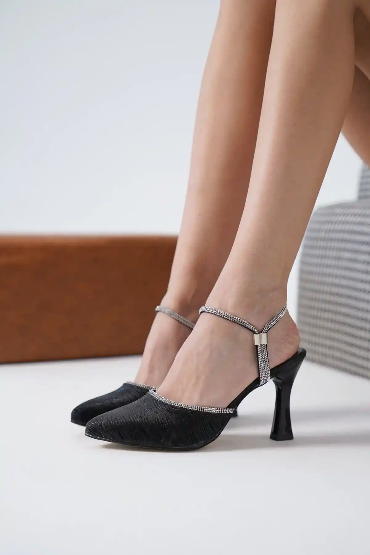 Siyah Kadın Taş Biyeli Simli Şık Yeni Sezon Klasik Topuklu Ayakkabı