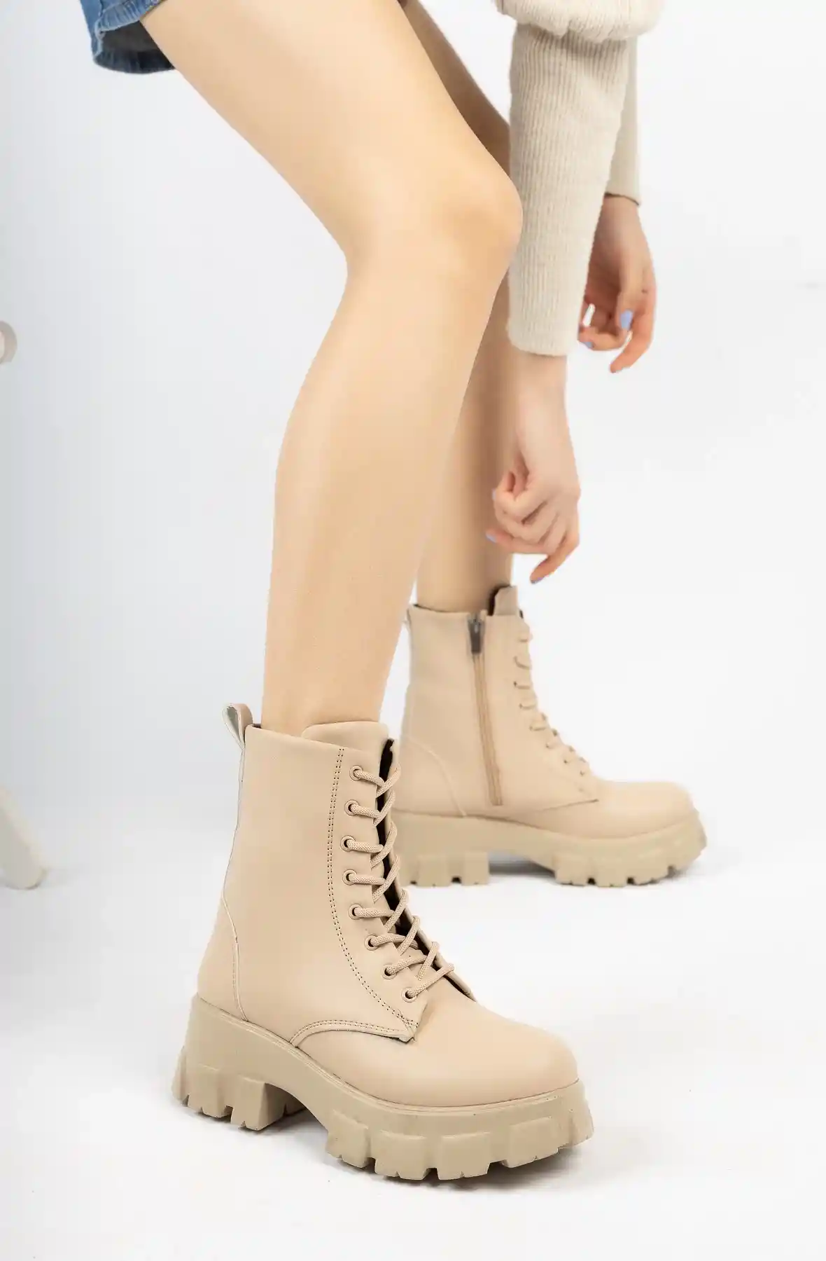 Nut Skin Woman Bot