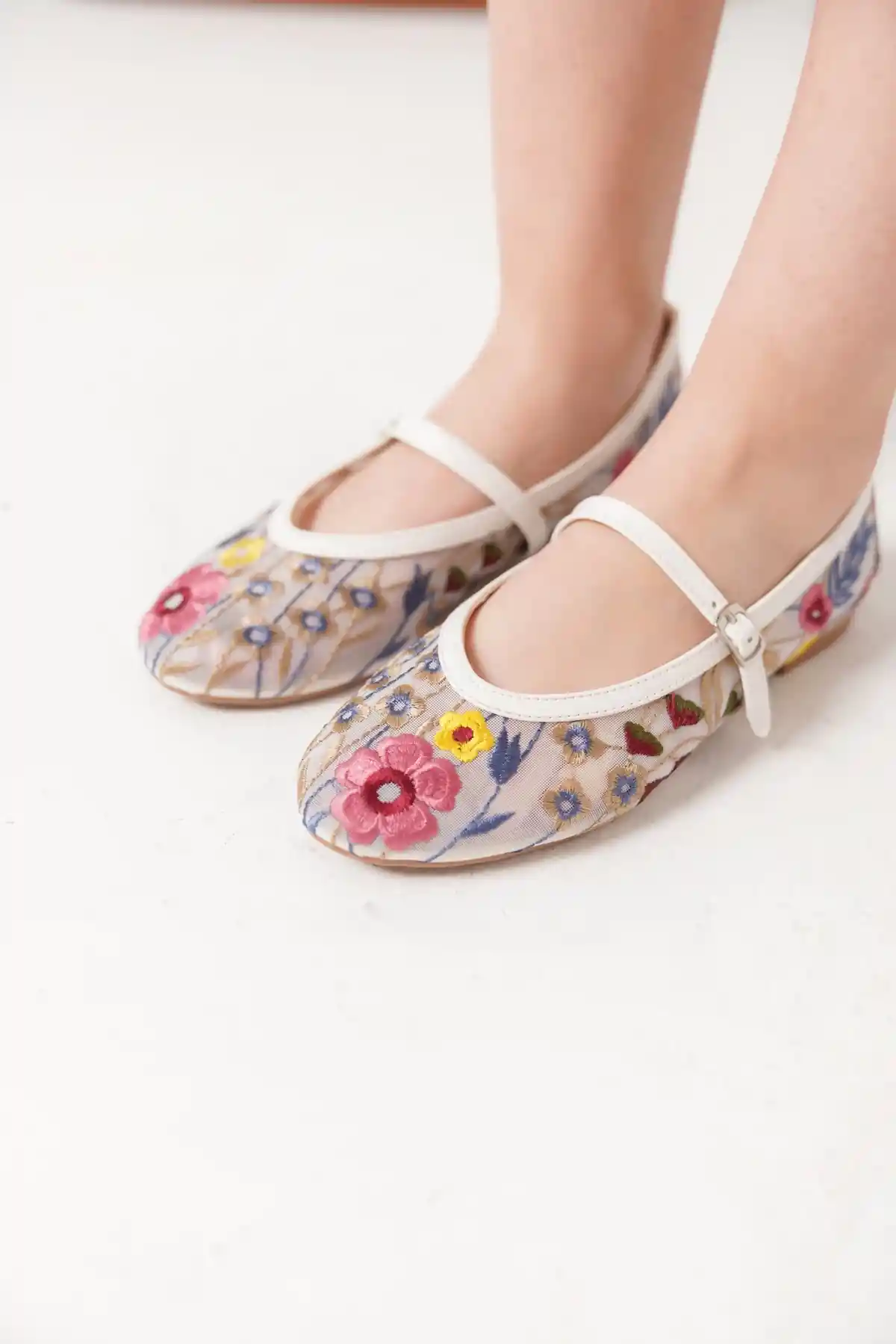 White Womens Floral Embroidered Mesh Ballerina Flat