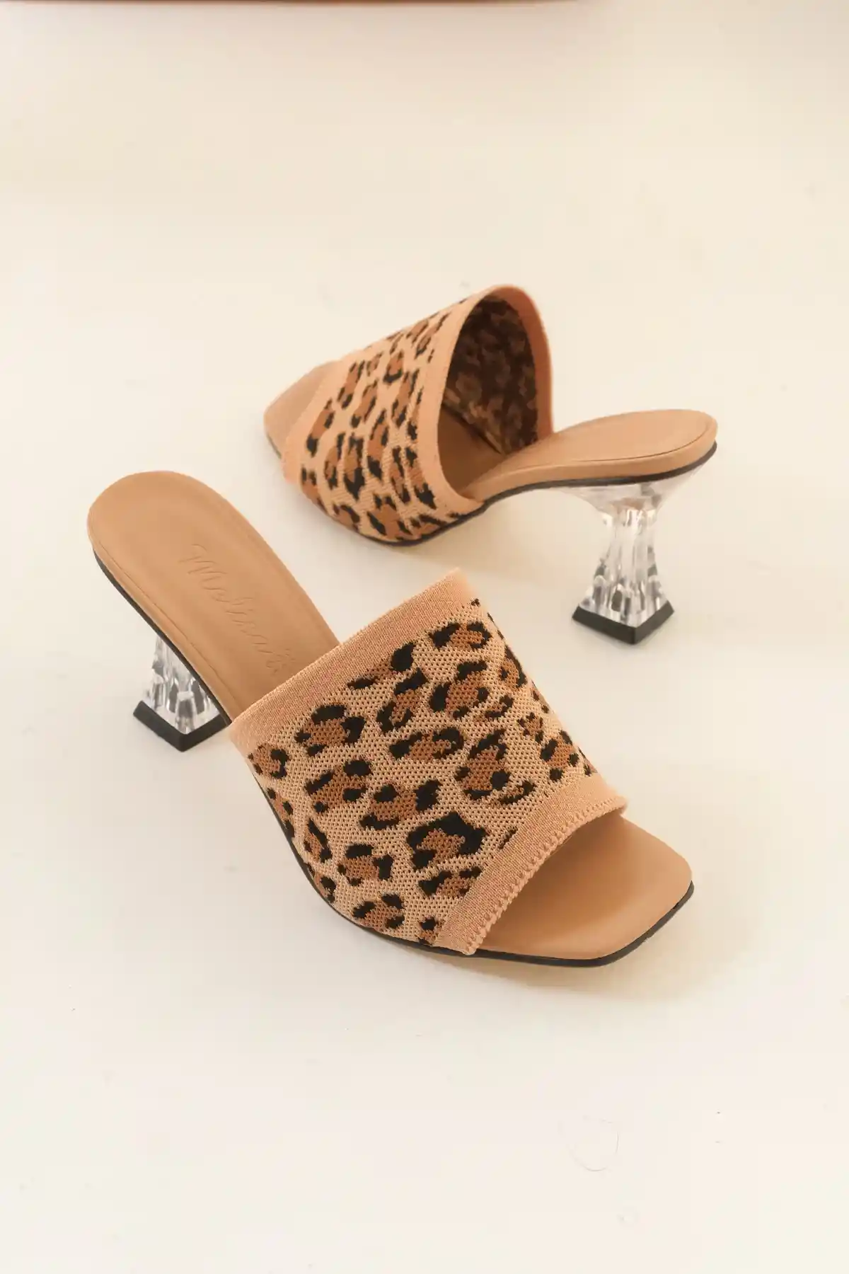 Bej Leopar Kadın Triko Terlik