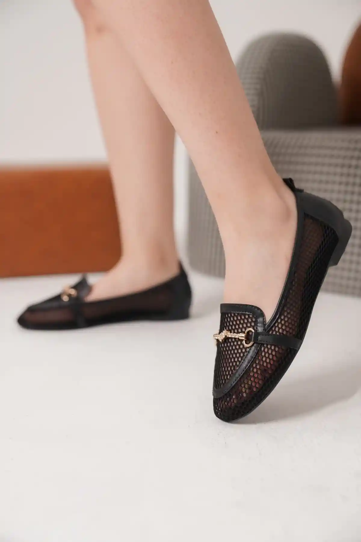 Siyah Kadın Fileli Gold Tokalı Kısa Günlük Şık Topuklu Babet