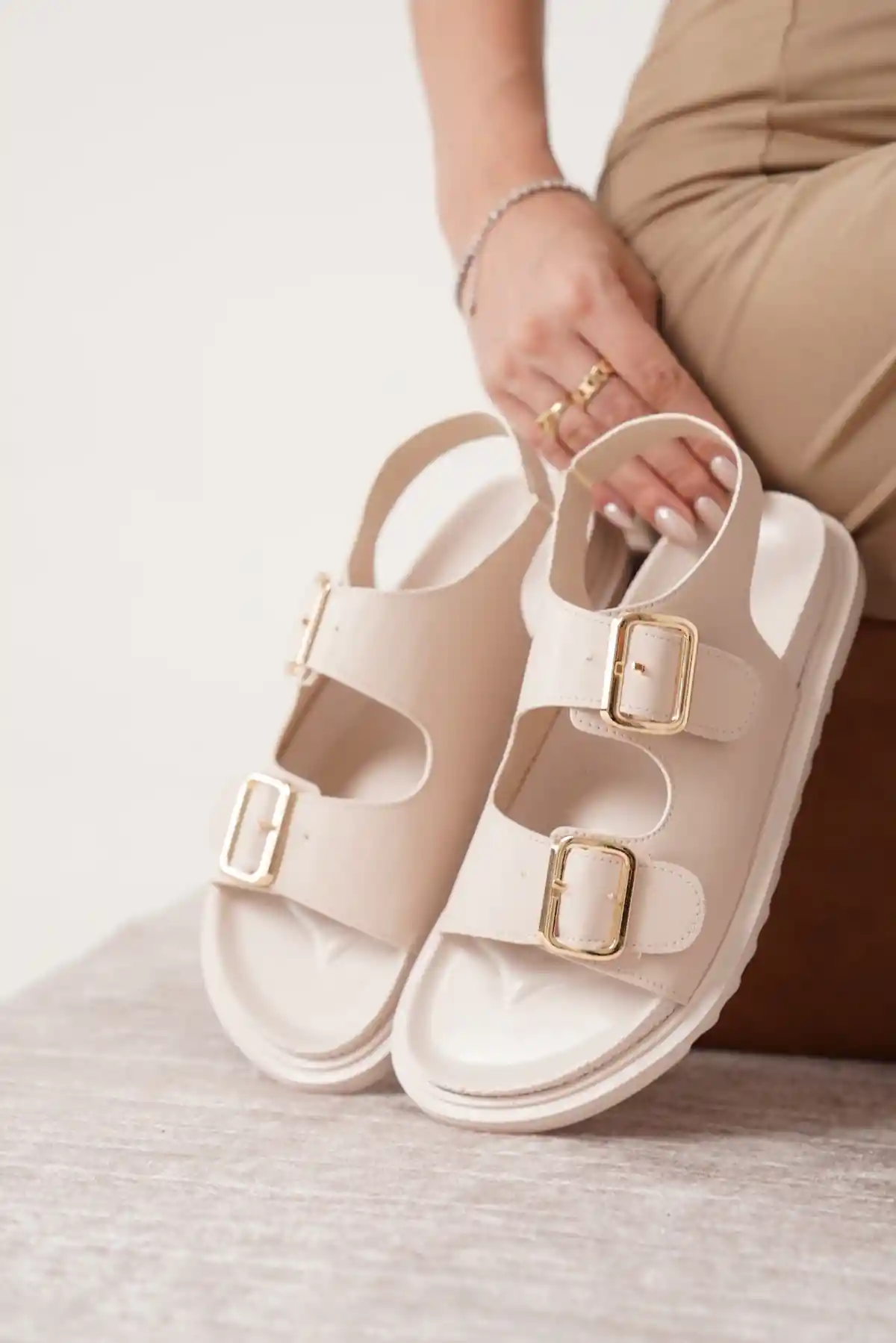 Ten Cilt Kadın Kemerli Kaymaz Çift Tabanlı Sandalet