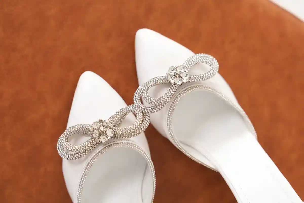 Beyaz Cilt Kadın Taş Fiyonklu Bilekten Bağlamalı Abiye Şık Topuklu Ayakkabı