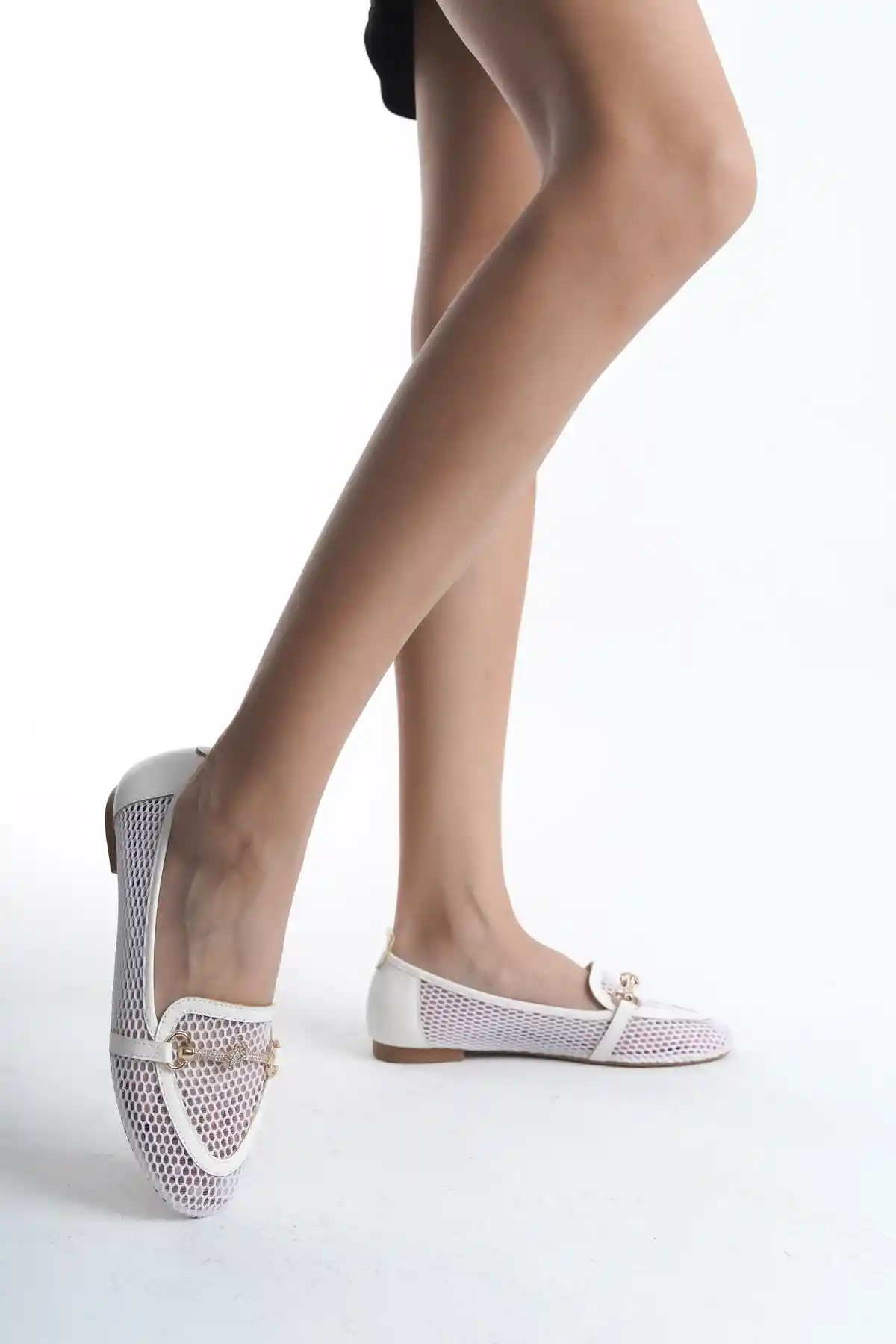 Beyaz Kadın Fileli Gold Tokalı Kısa Günlük Şık Topuklu Babet