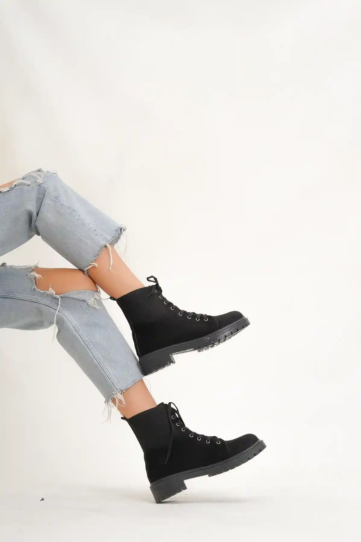 Siyah Süet Kadın Lastikli Bot