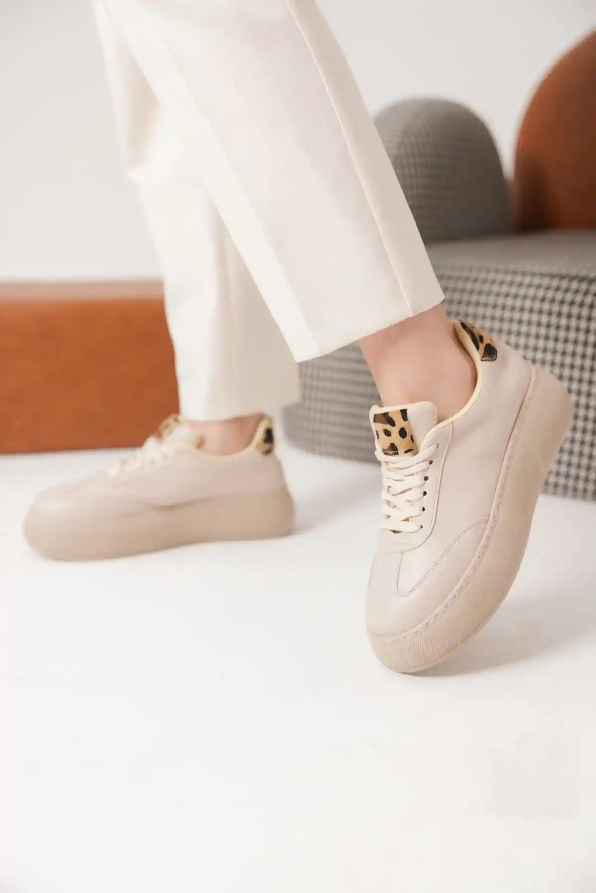 Bej Cilt Kadın Leopar Desenli Kalın Tabanlı Sneaker