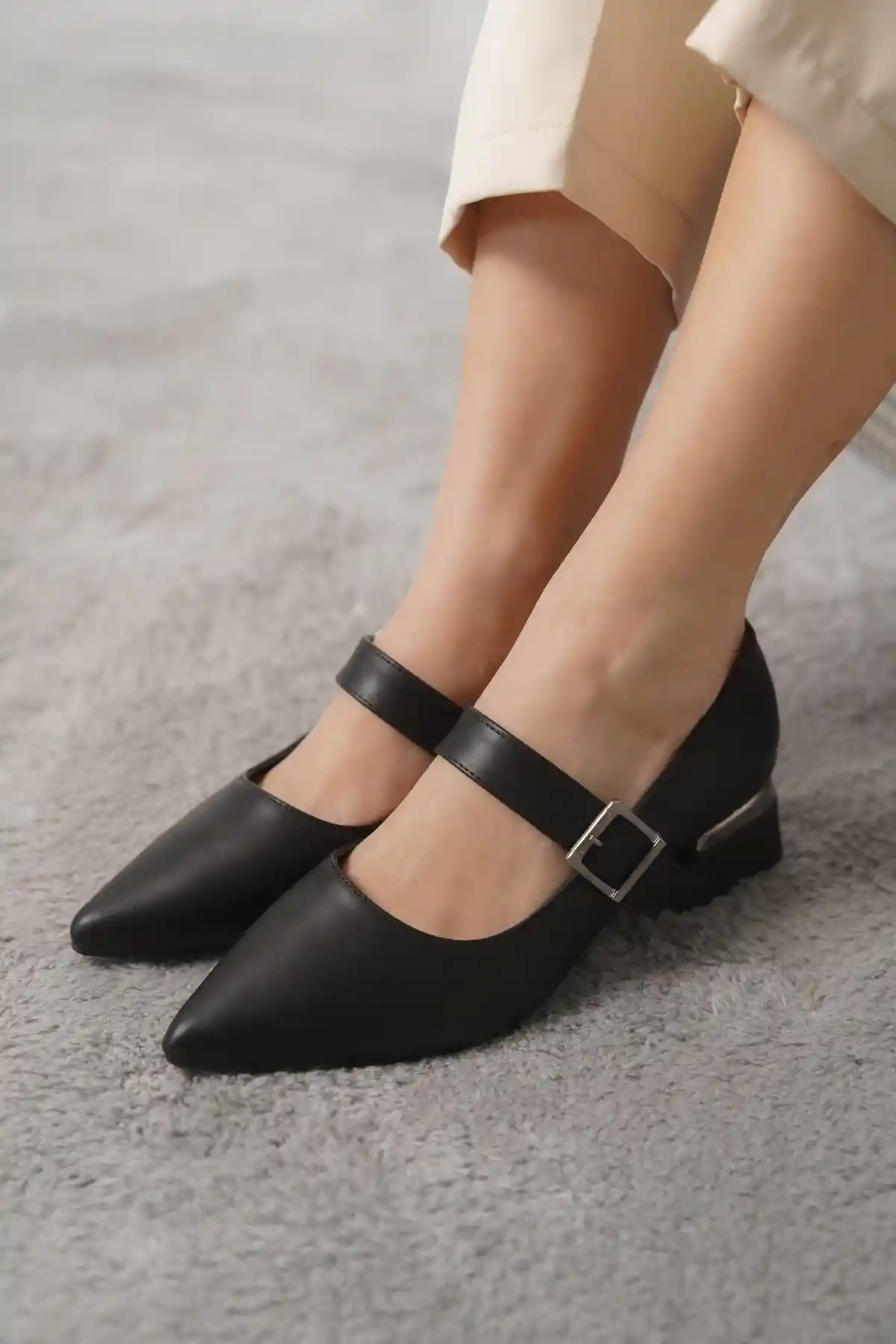 Siyah Cilt Kadın Taş Toka Detaylı Kalın Topuklu Şık Klasik Topuklu Ayakkabı