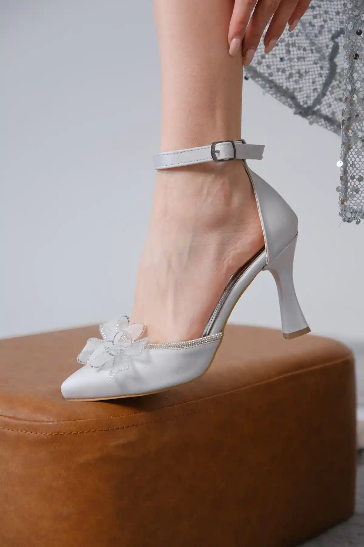 Gri Saten Kadın Taşlı Tül Fiyonklu Şık Abiye Topuklu Ayakkabı