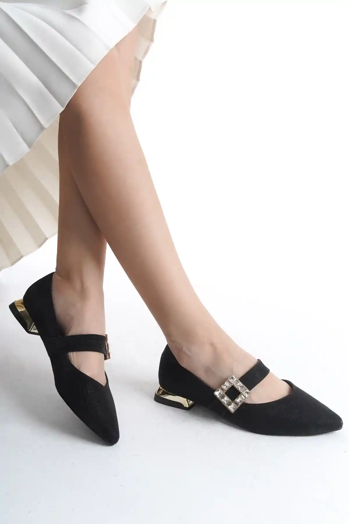 Siyah Kadın Taş Toka Detaylı Kalın Topuklu Şık Klasik Topuklu Ayakkabı