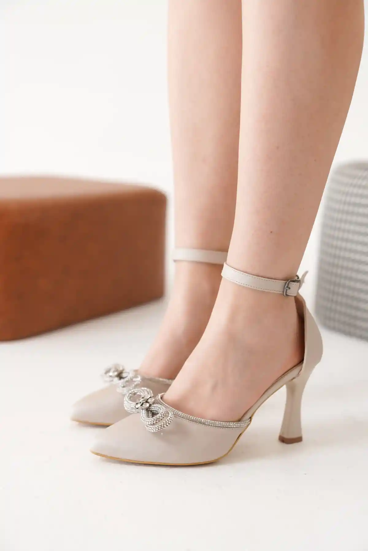 Ten Saten Kadın Taş Fiyonklu Bilekten Bağlamalı Abiye Şık Topuklu Ayakkabı