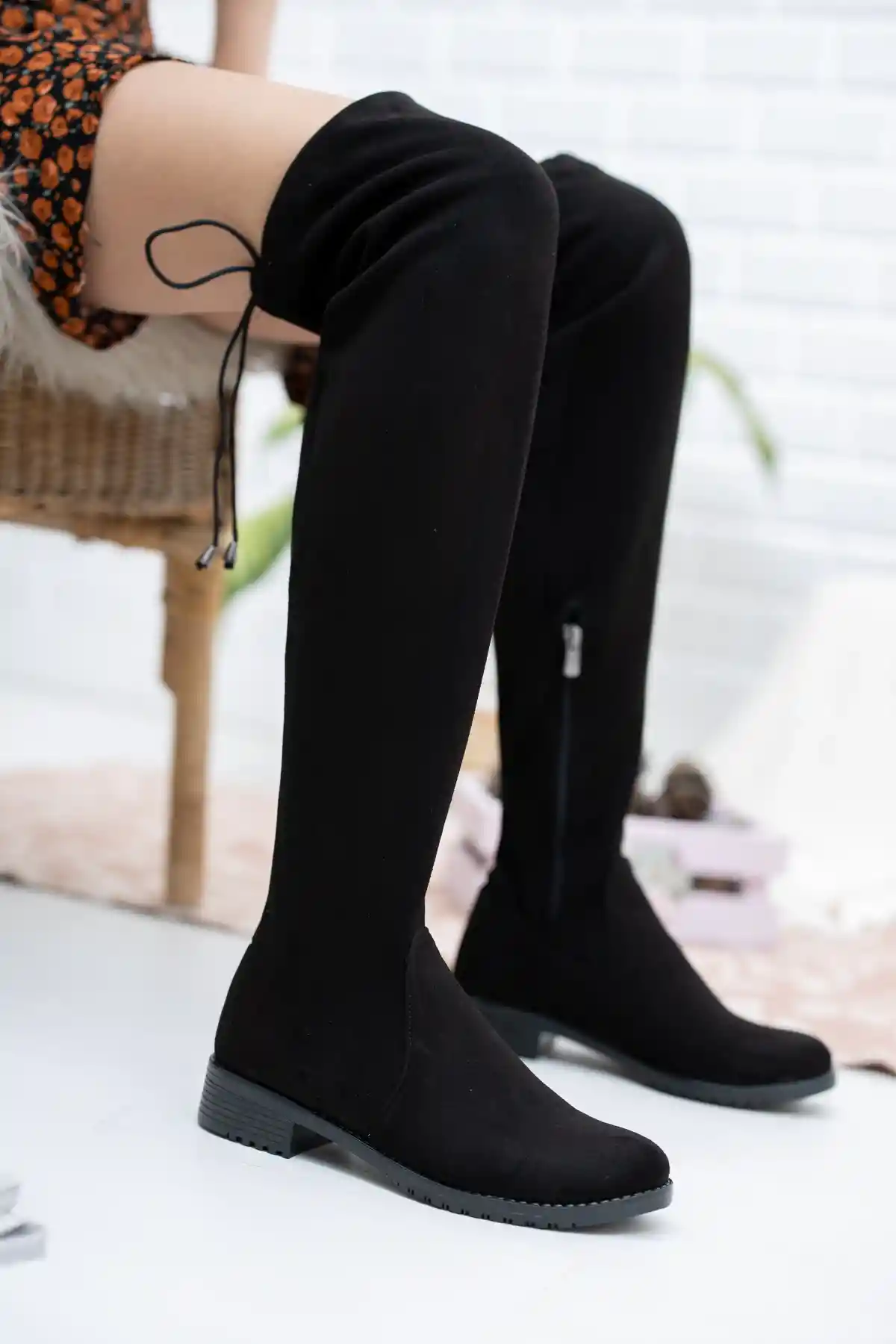 Siyah Süet Kadın Diz Üstü Streç Çizme