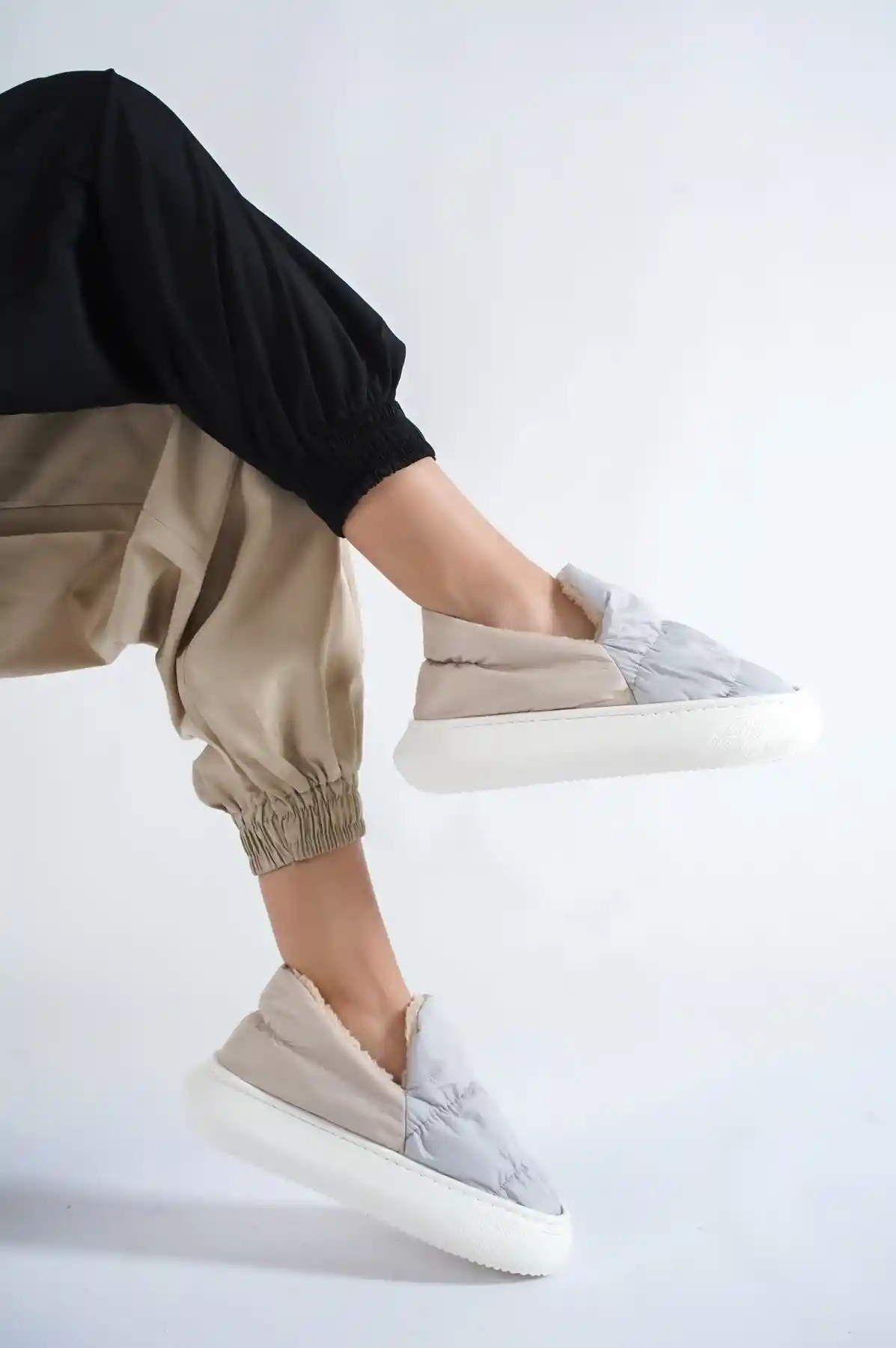 Gri Kadın İçi Yünlü Ev Ayakkabısı