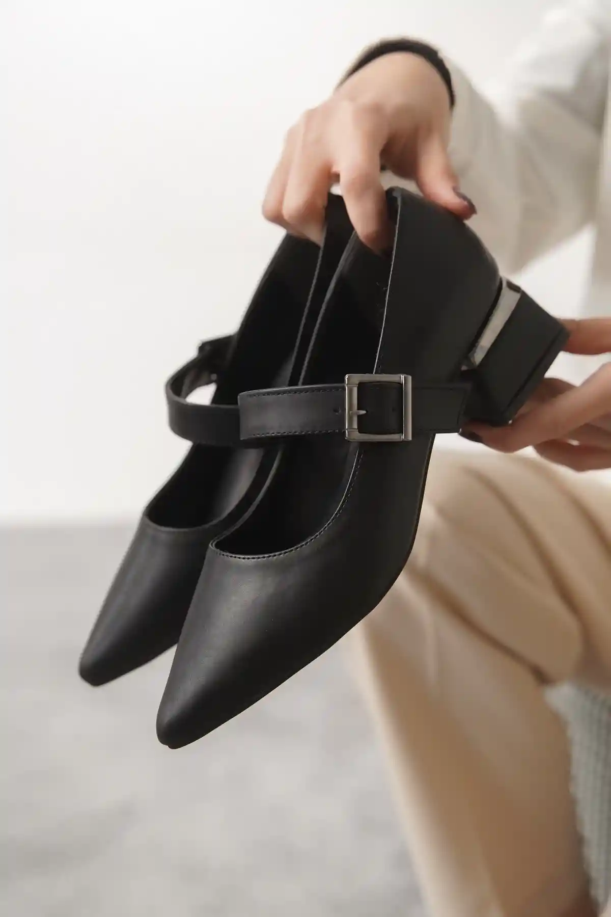 Black Leather Womens Shoe with Stone Buckle Detail Thick Heeled Elegant Classic High Heels