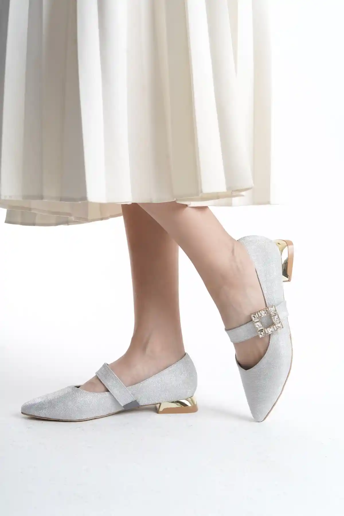 Gümüş Kadın Taş Toka Detaylı Kalın Topuklu Şık Klasik Topuklu Ayakkabı