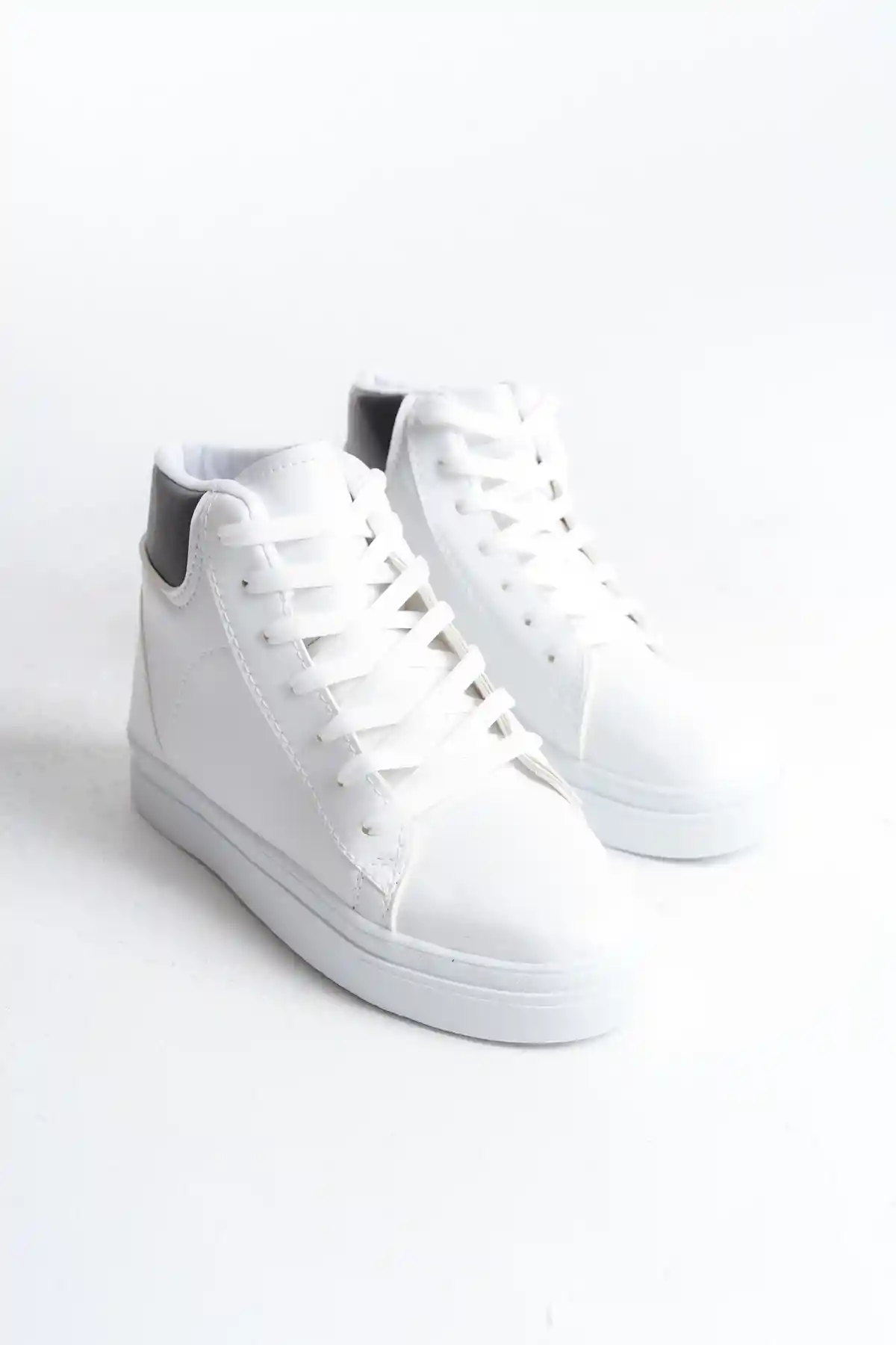 Beyaz-Siyah Kadın Kısa Bot