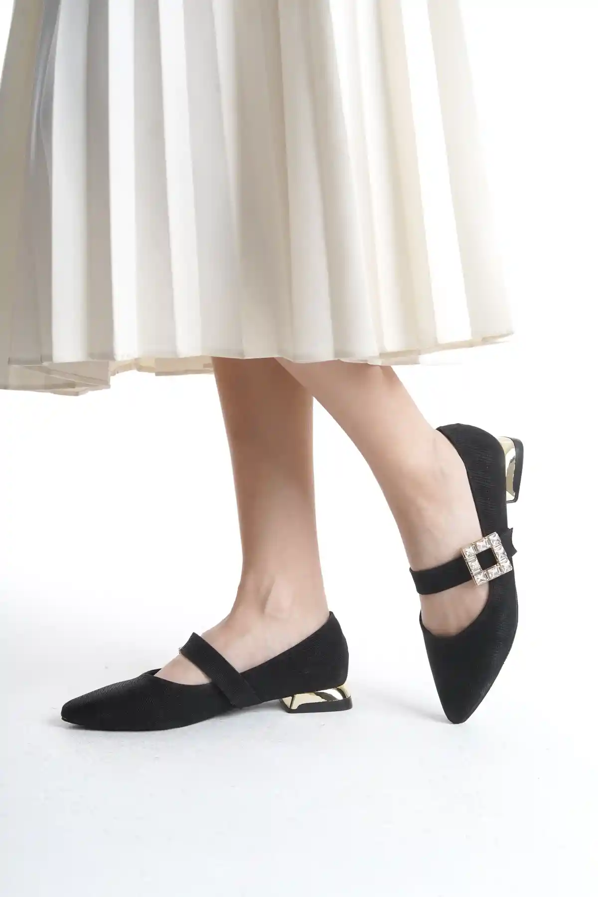 Siyah Kadın Taş Toka Detaylı Kalın Topuklu Şık Klasik Topuklu Ayakkabı