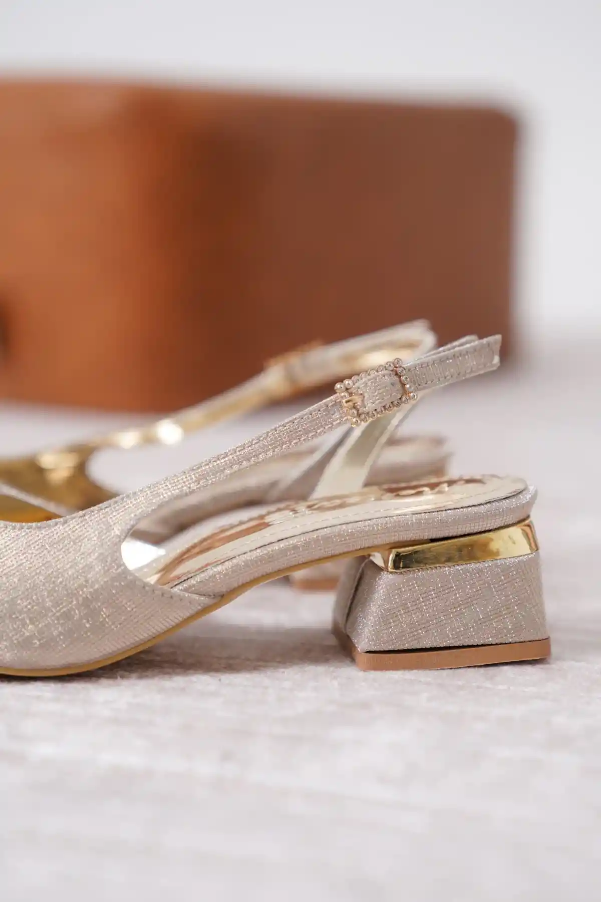 Altın Simli Kadın Simli Kısa Topuklu Şık Abiye Topuklu Ayakkabı